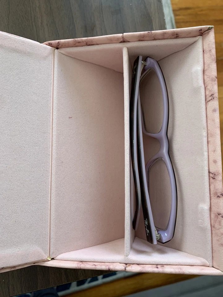 Estuche rígido para gafas Zigi & Marais con capacidad para cuatro pares de gafas de sol magnéticas Foto 3 de 4