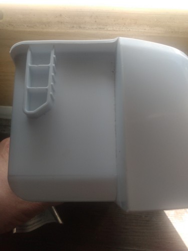 SAMSUNG REFRIGERATOR Part DA63-05035 Guard Ref Middle S.O 1/2 Part Open Bin - Picture 2 of 4