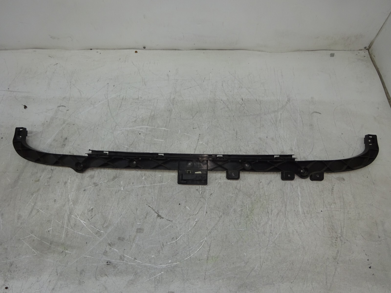 14-17 Maserati Ghibli Rear Bumper Center Mount Support Bracket OEM DE240270