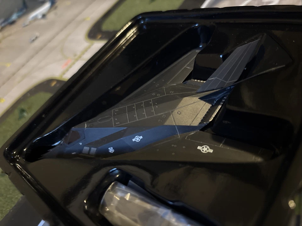 Dragon, 1:144 scale, F-117A Nighthawk, USAF 37th TFW, 417th TFS, 1988, #51051 - Image 3 of 4