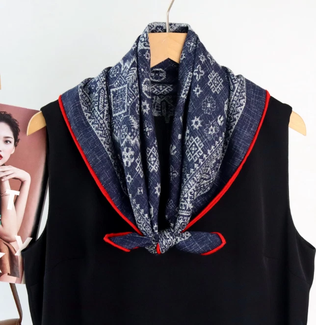 70% Cashmere 30% Silk Scarf Women Neckerchief Shawl Print Bandana 68X68cm Wrap