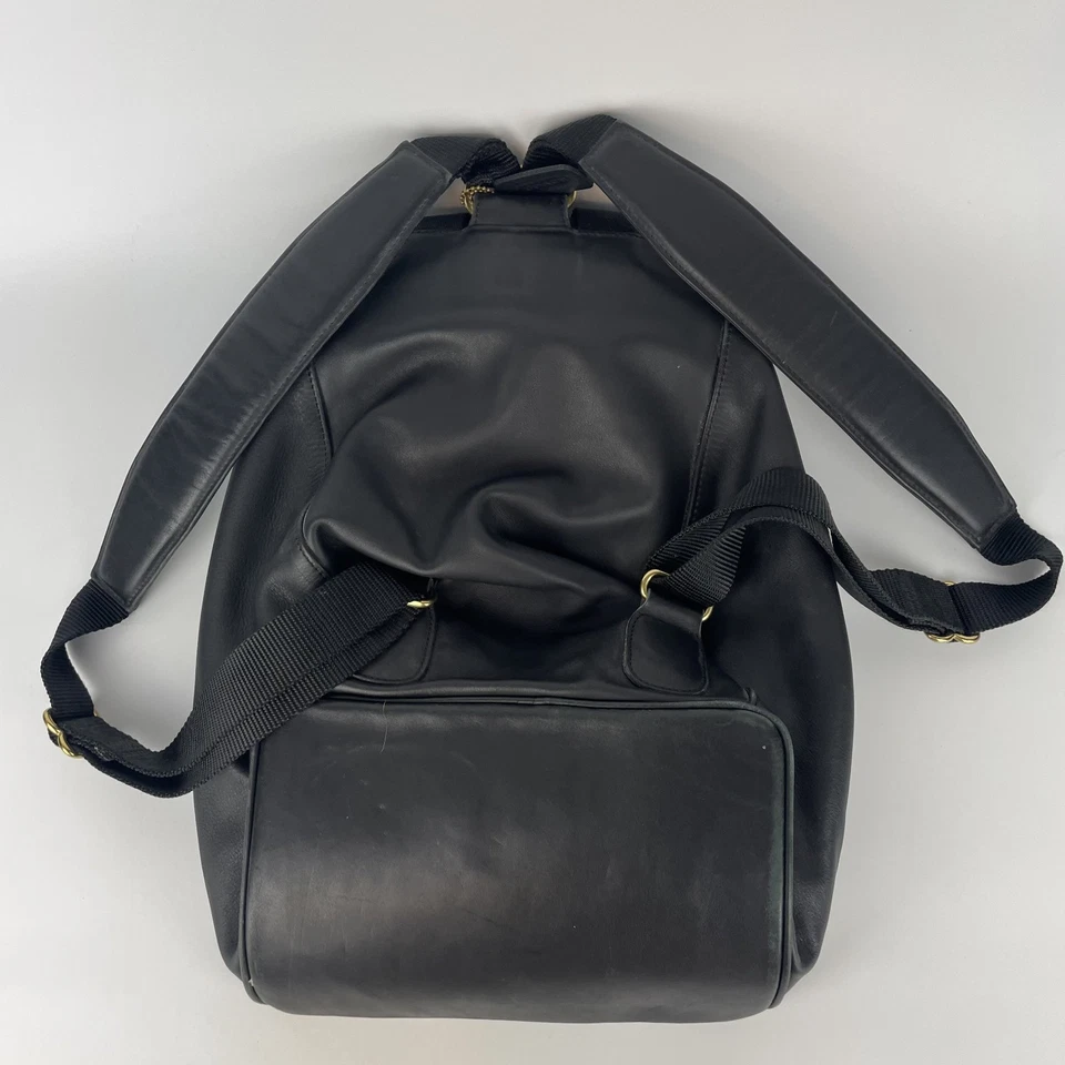 Mochila de couro preta vintage Y2K anos 90 Coach XL cordão fivela aba EUA 0529 - Imagem 2 de 4