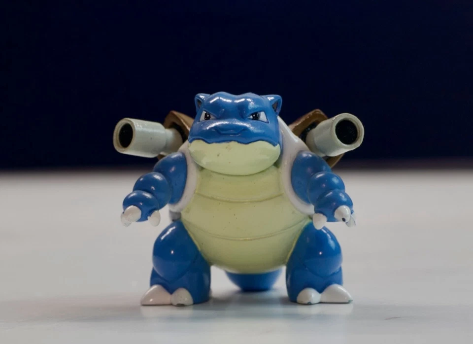 Figura de acción Hasbro vintage Nintendo 2000 Pokemon Blastoise Water Toy Foto 2 de 4
