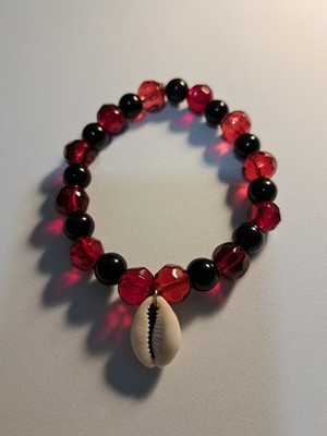 Armband Perlen für Glück, Glück und Schutz, Kaurimuschel Charm.