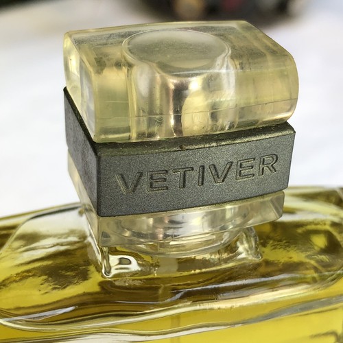 ๐ Original Vetiver Eau Glacee Frozen Fragrance Guerlain EDT Spray 2.5oz +Extras - Picture 2 of 6