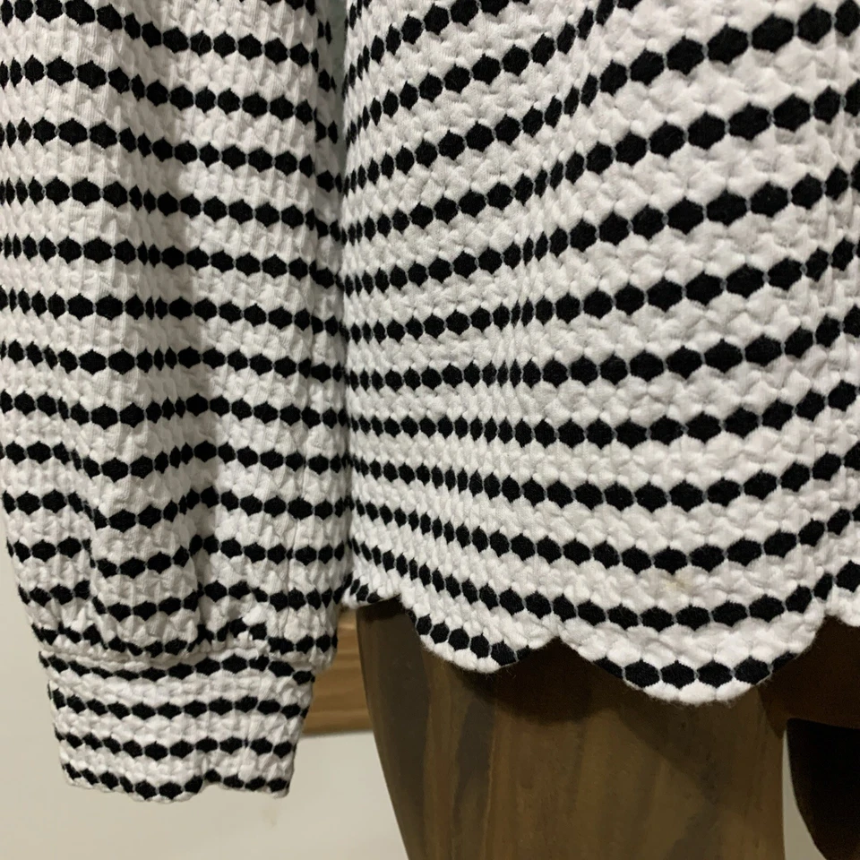 Top Elle para mujer mediano negro blanco dobladillo festoneado a rayas manga larga doble Foto 3 de 4