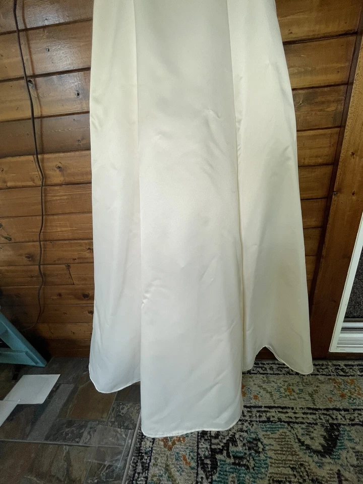 Fiesta Modest Cap W Sleeve Wedding Dress Med White Satin Long - empire waist - Image 3 of 4