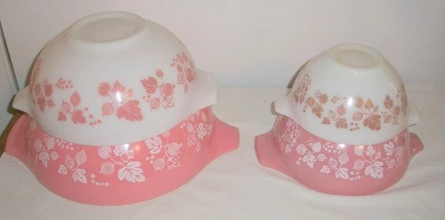 Vintage Pyrex PINK GOOSEBERRY Cinderella Mixing Nesting Bowls Complete Set of 4