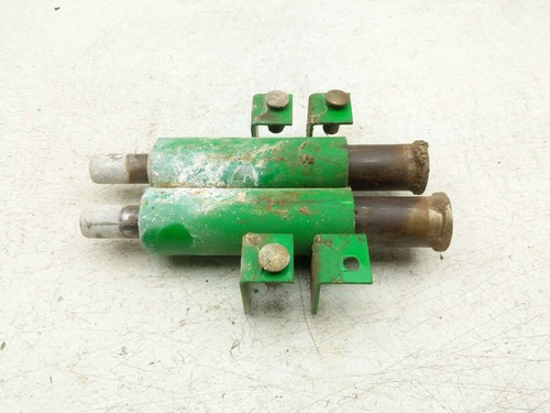 2013 Genie GS1930 Scissor Lift Hydraulic Spool Valve Mount Bracket