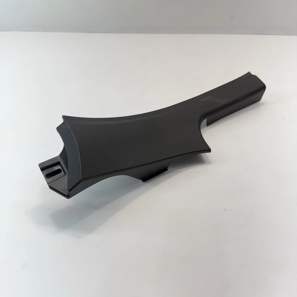 OEM 2016-2025 CHEVROLET MALIBU PUERTA TRASERA IZQUIERDA UMBRAL PLACA RASGUÑO PANEL Foto 2 de 4