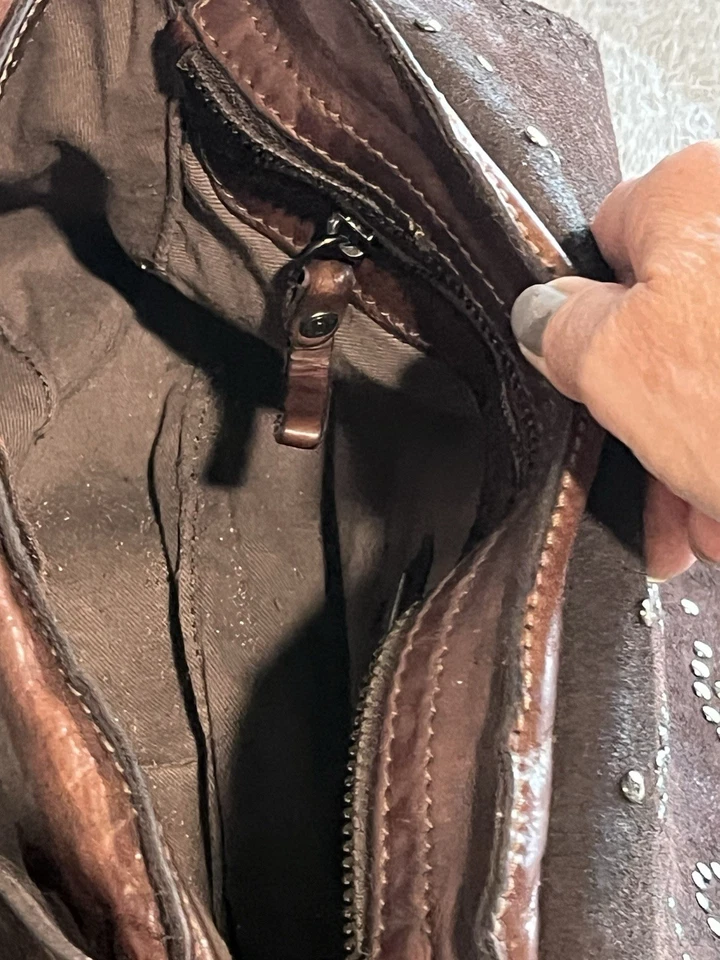 Bolso de cuero campomaggi, tachonado, en relieve Foto 4 de 4