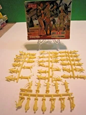 1973 AIRFIX HO-00 SCALE " USAF PERSONNEL " 48 PLASTIC FIGURES & ACCESSORIES #S48