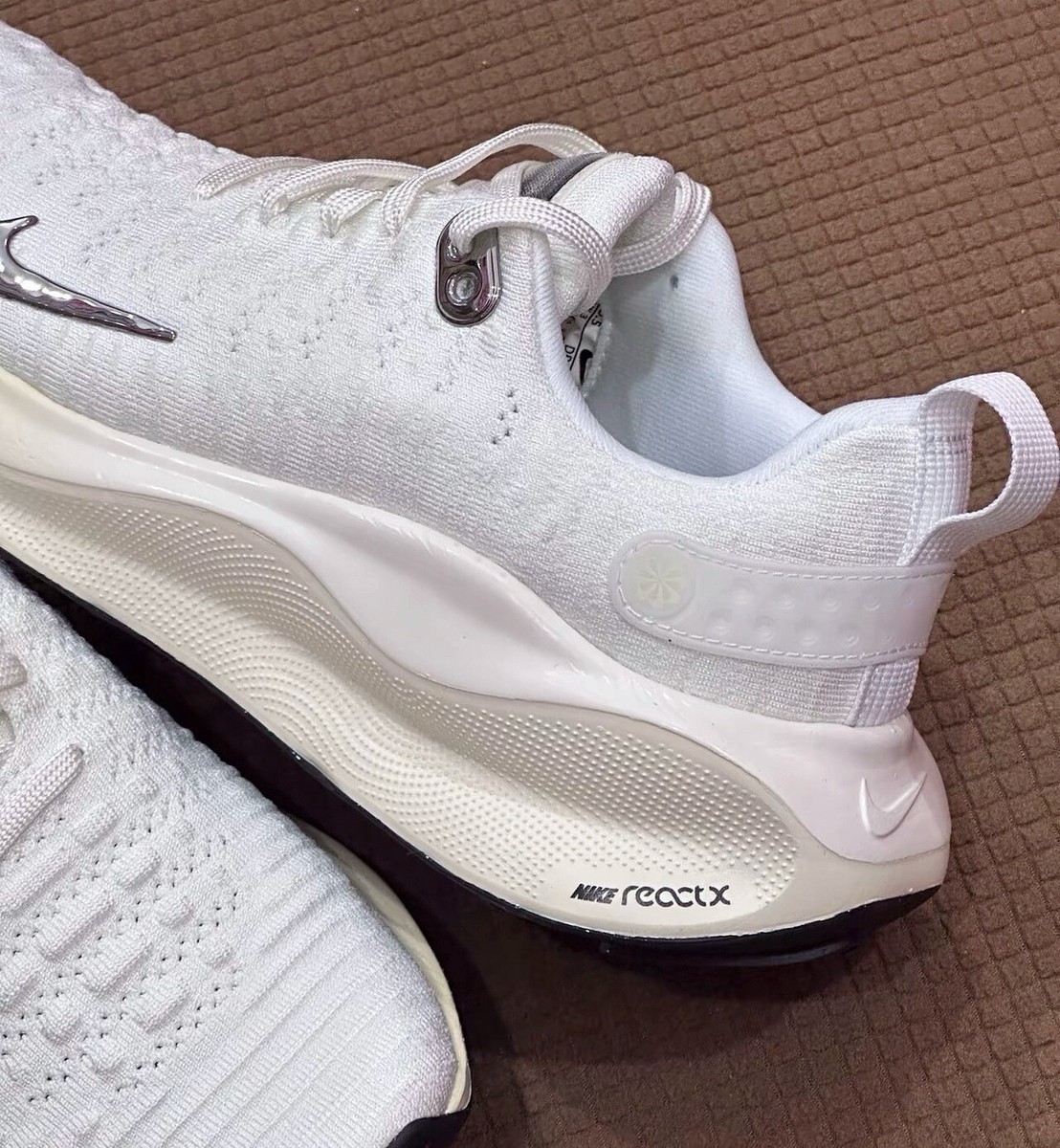 ?Nike ReactX Infinity Run 4 White Chrome DR2670-104 Size  display picture 2