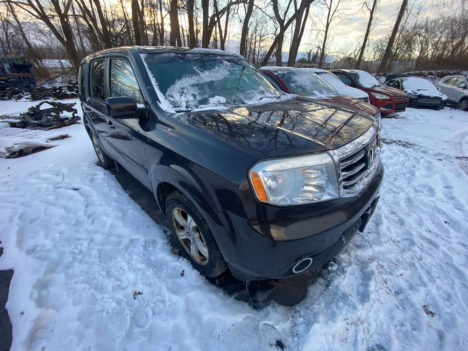 Compresor de aire acondicionado usado se adapta a: Honda Pilot 2012 3,7 L 6 cilindros grado C Foto 3 de 4