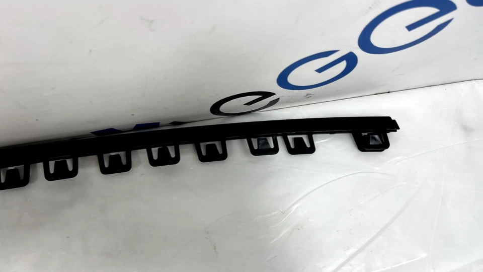 Audi RS5 2019 cupé - Sportback Sportback tira de seguridad OEM 8W6807900B Foto 4 de 4