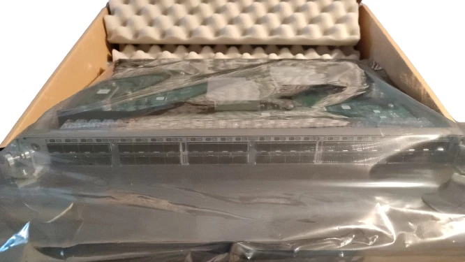 E7Y69C (658060-003) HPE StoreFabric SN8000B 16Gb 48-port SFP Integrated FC Blade - Image 4 of 4