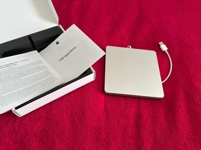 APPLE USB SuperDrive MD564ZM/A A1379 CD DVD Externes Laufwerk Silber