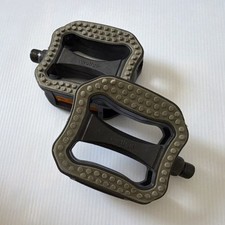 Wellgo K20410 Flat Platform Pedals Black Gray for Mountain Road Hybrid Bike