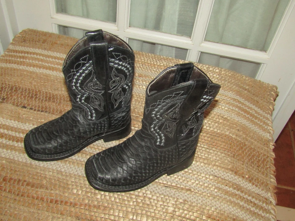 Botas de Ciudad Natal Niño Pequeño Talla 8 Mex 15 Patrón Serpiente Negro Puntera Cuadrada Botas Foto 3 de 4
