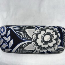 Vera Bradley Hard Shell Clam Eyeglass Case Floral Excellent Condition-W