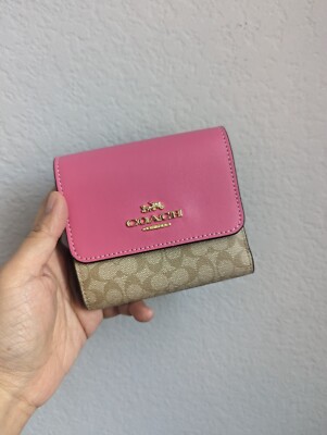 NWT Coach Small Trifold Wallet in Colorblock Signature Canvas Lt Khaki  Petunia