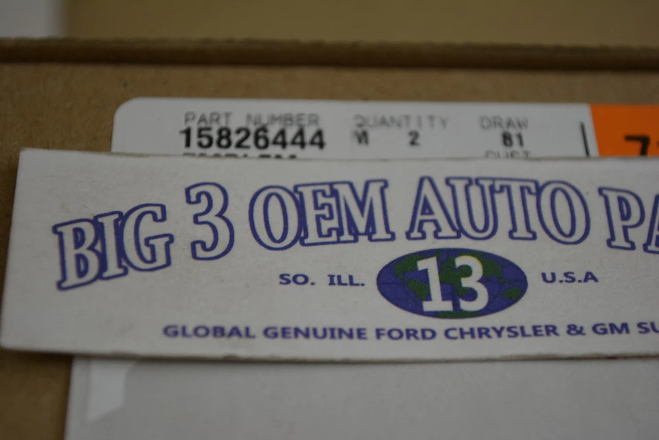 Saturn Sky LH 2007-2010 capó lateral del conductor adorno acabado cromado nuevo OEM 15918065 Foto 4 de 4