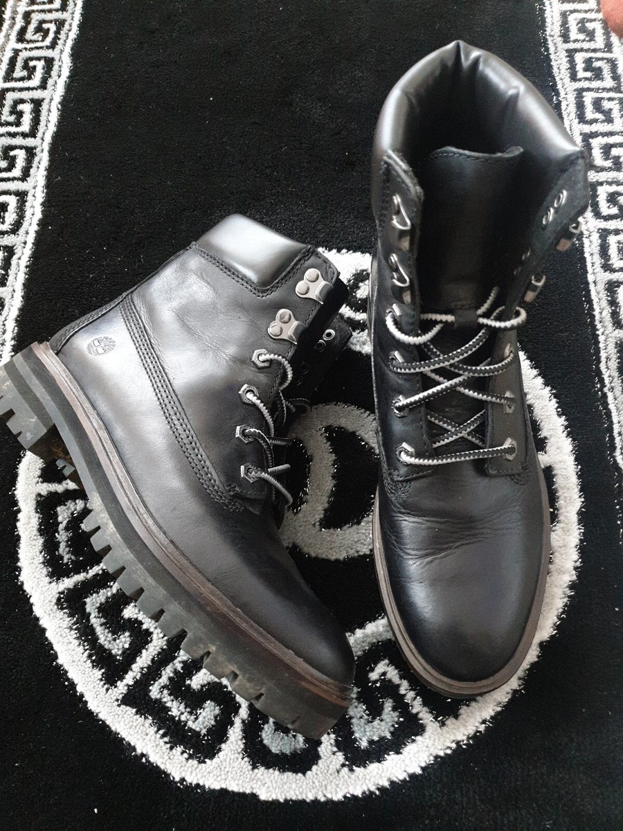 Timberland Women's London Square Inch Leather Lace Up Boots