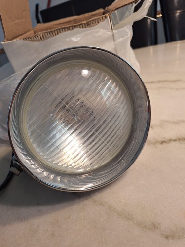 Faro cromado moto 5" *NO SEGURO SI USADO* HA ESTADO ALMACENADO * TAL CUAL - Imagen 4 de 10