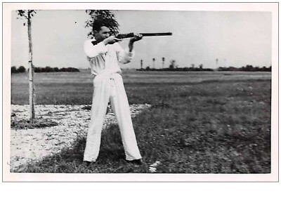 sport. Nr. 46653 . schießen. gewehrschießer mann. waffe . weiche fotokarte