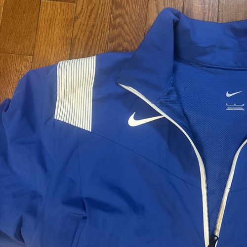 BYU Cougars Nike Giacca Uomo Blu/Bianco On Field Taglia M Patch Y Cerniera - Foto 3 di 9