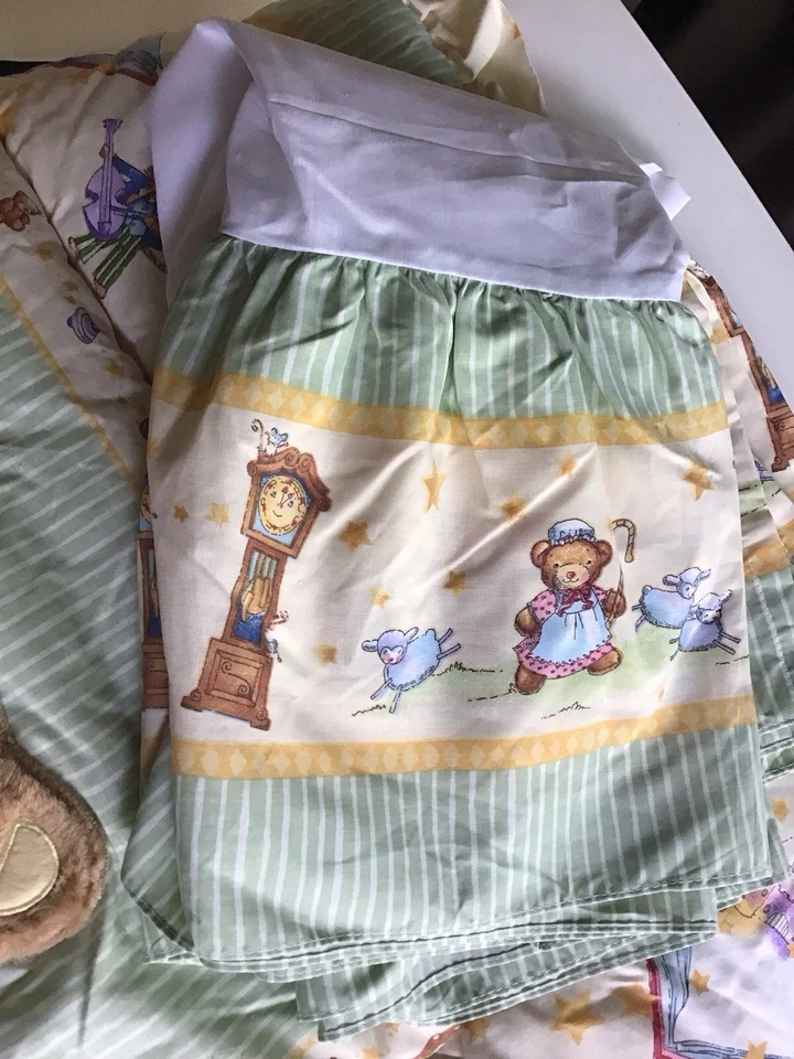 Edredón/edredón cómodo para cuna Kids Line + oso de peluche con volantes antipolvo Foto 3 de 4