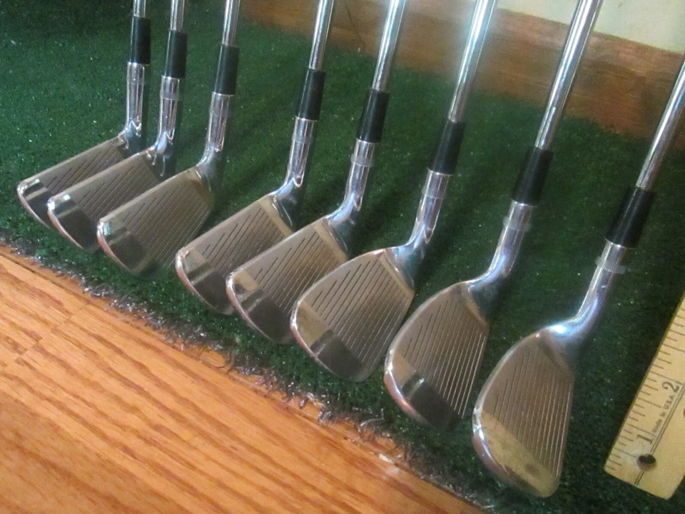 Juego de hierros de golf vintage de principios de los 90 Ben Hogan Apex Grind cuña 2-E, menos los 5 hierros Foto 3 de 4