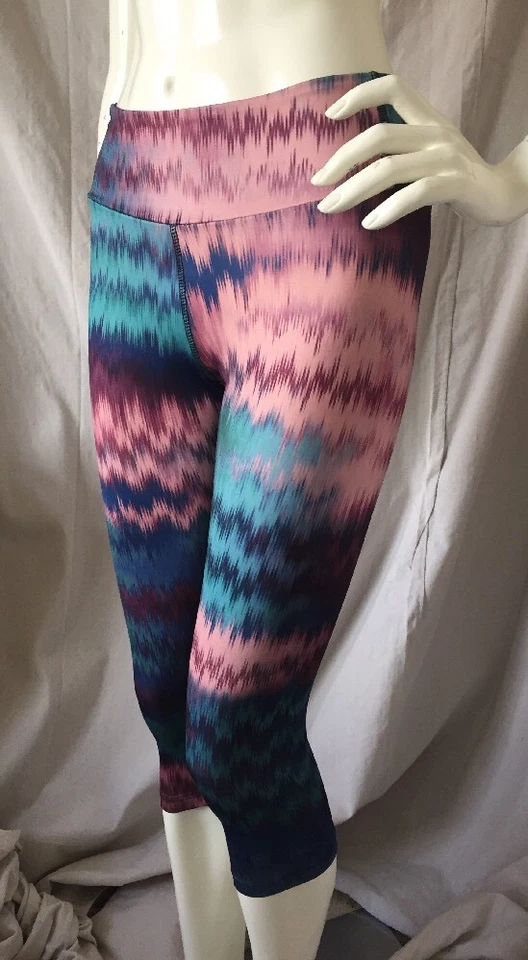 Pantalones de yoga recortados KOS EE. UU. Micropoli estampado abstracto melocotón/azul/verde S Foto 3 de 4