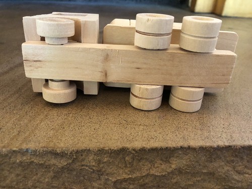 Crate &Barrel vintage Wooden Set Of 4 Natural Wood Children Toy Trucks in holde - Picture 3 of 9