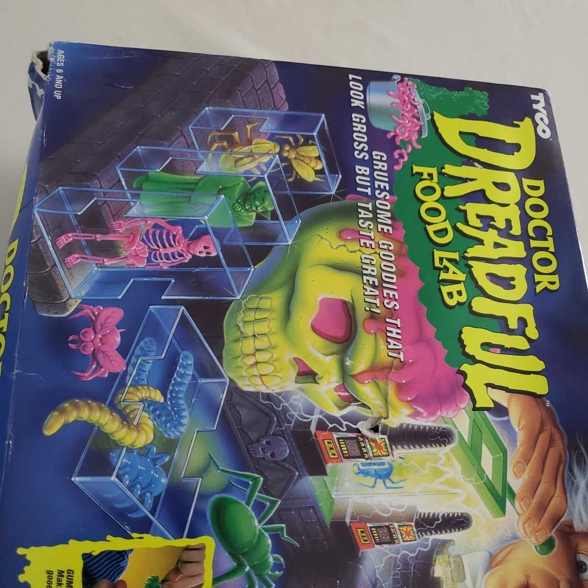 1995 TYCO Doctor Dreadful Food Lab Complete but Stock# 3161