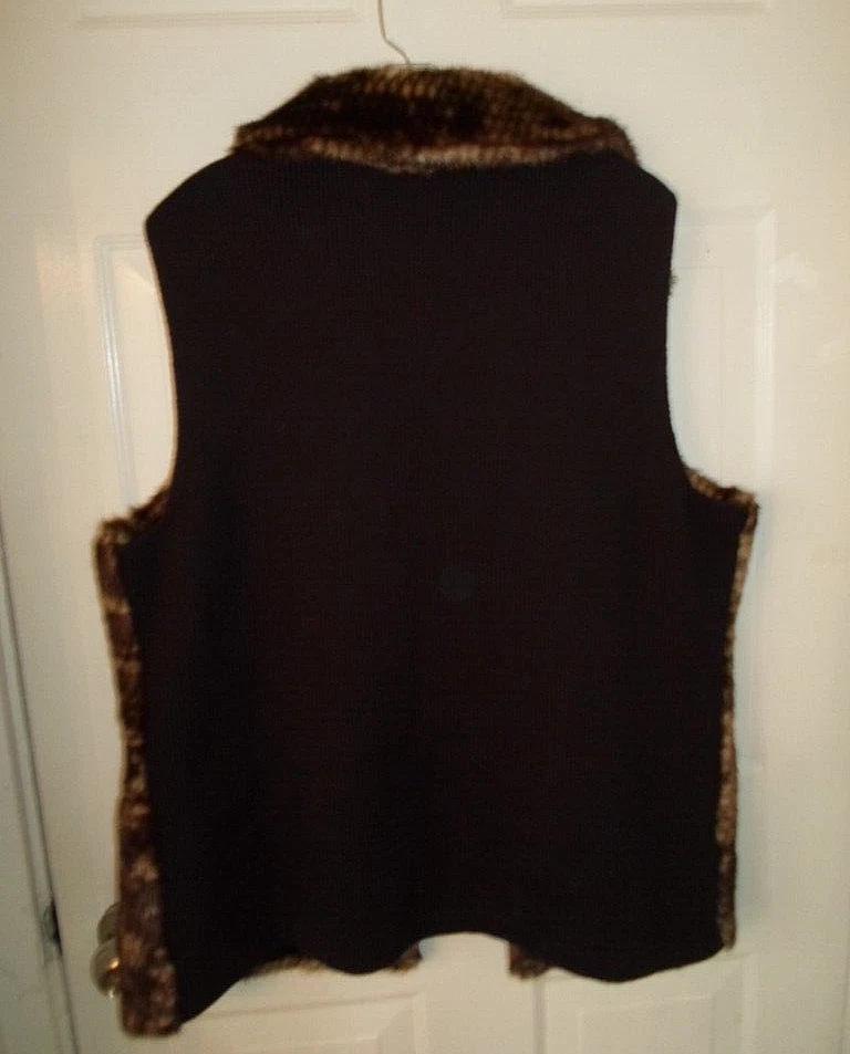 Chaleco Dennis Basso XL de piel sintética con cuello marrón/beige bolsillos forrados ganchos peleteros Foto 4 de 4