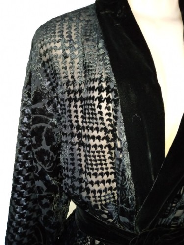 Victoria’s Secret Robe Burnout Velvet Pattern Sz M/L Black - Picture 2 of 10