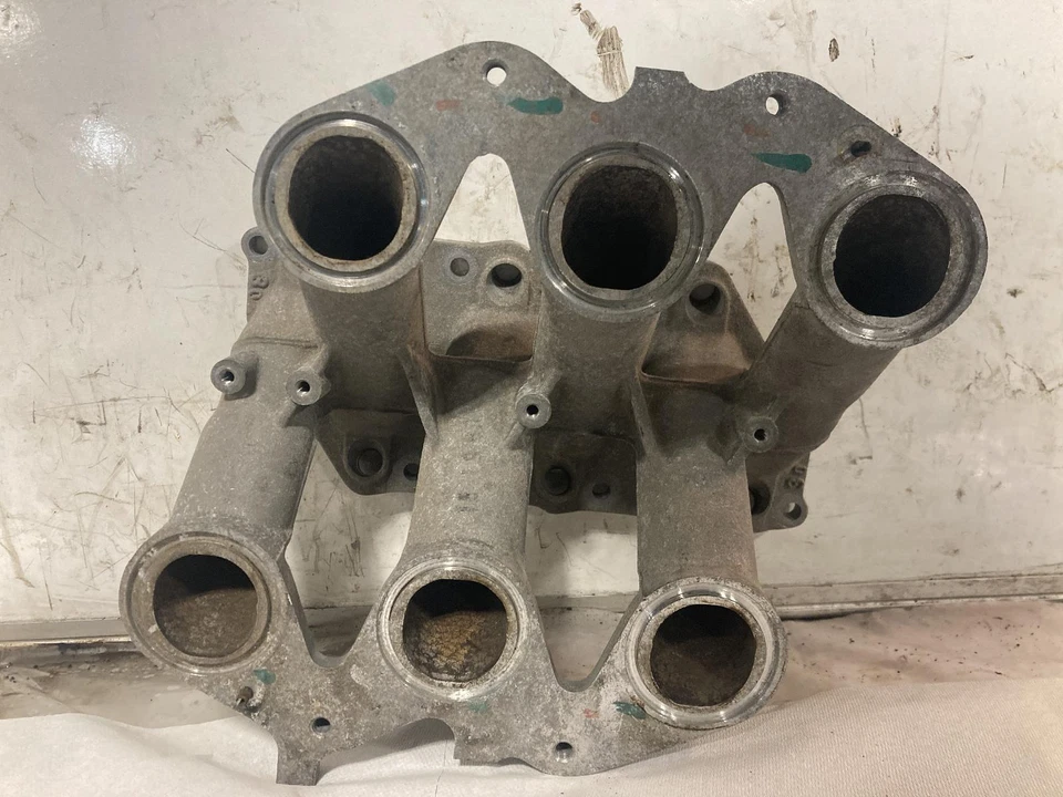 Used Center Engine Intake Manifold fits: 1997 Cadillac Catera 6-181 3.0L center Foto 3 de 4