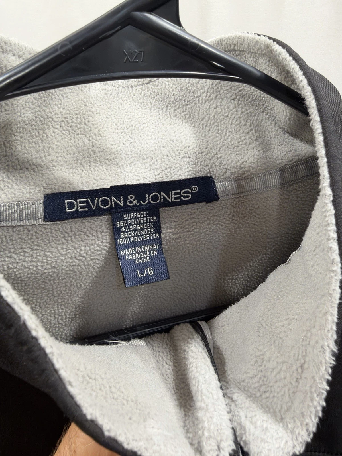 Devon & Jones High Fly Racing Embroidered Soft Shell Jacket Black Gray L - product detail image 2