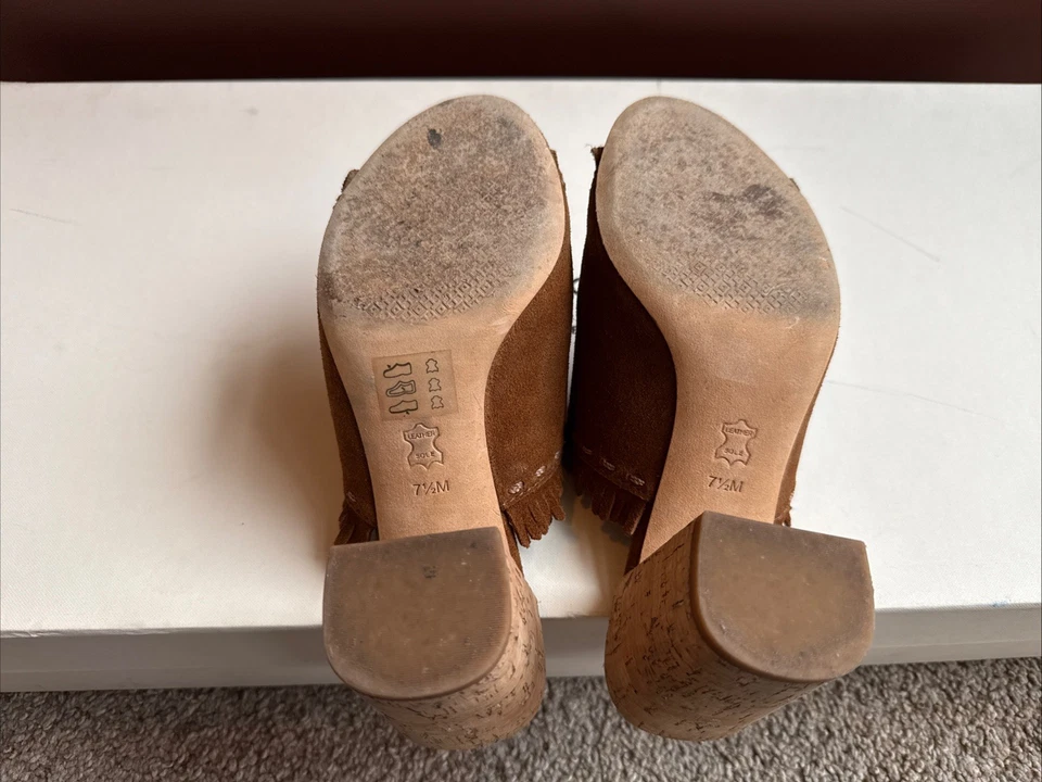 Sandalias Tory Burch de tacón ancho de gamuza para mujer talla 7,5 Foto 4 de 4