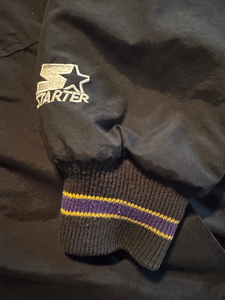 VTG STARTER Los Angeles Lakers Hooded Jacket Sz XL Black Purple NBA Embroidered - Image 3 of 4