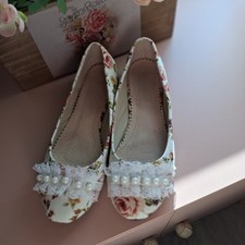 Supersüße Ballerinas mit Rosen Spitze & Perlen Gr. 39. Hochzeitsschuh! Neuw.