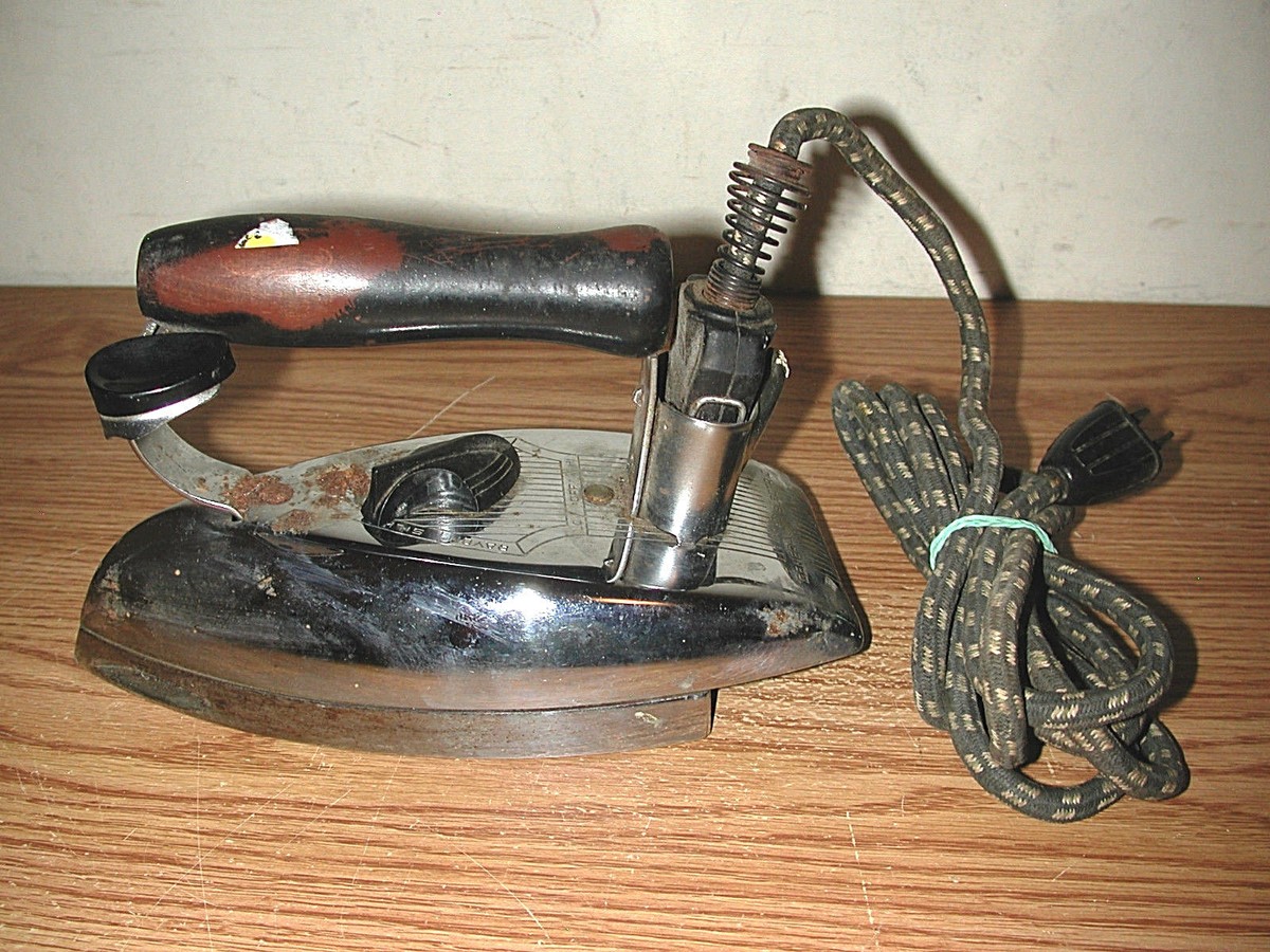 GE スチームアンドドライアイロン【レトロ】 昭和レトロなアイロンGE Steam and Dry Iron