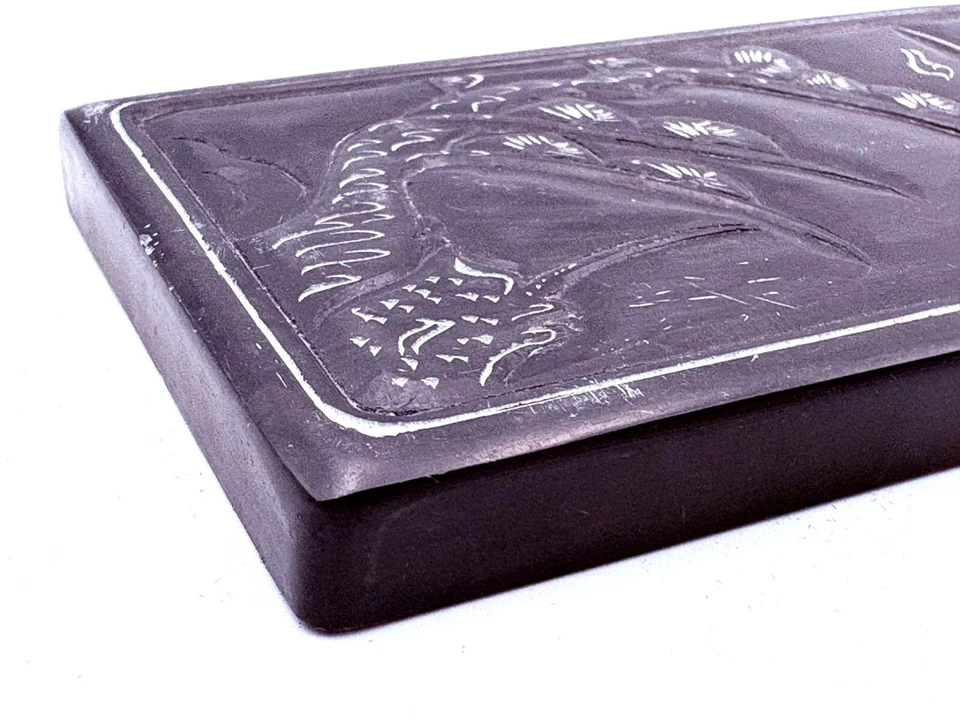 Antigua piedra de tinta negra china tallada a mano con motivo de grúa y árbol Foto 4 de 4