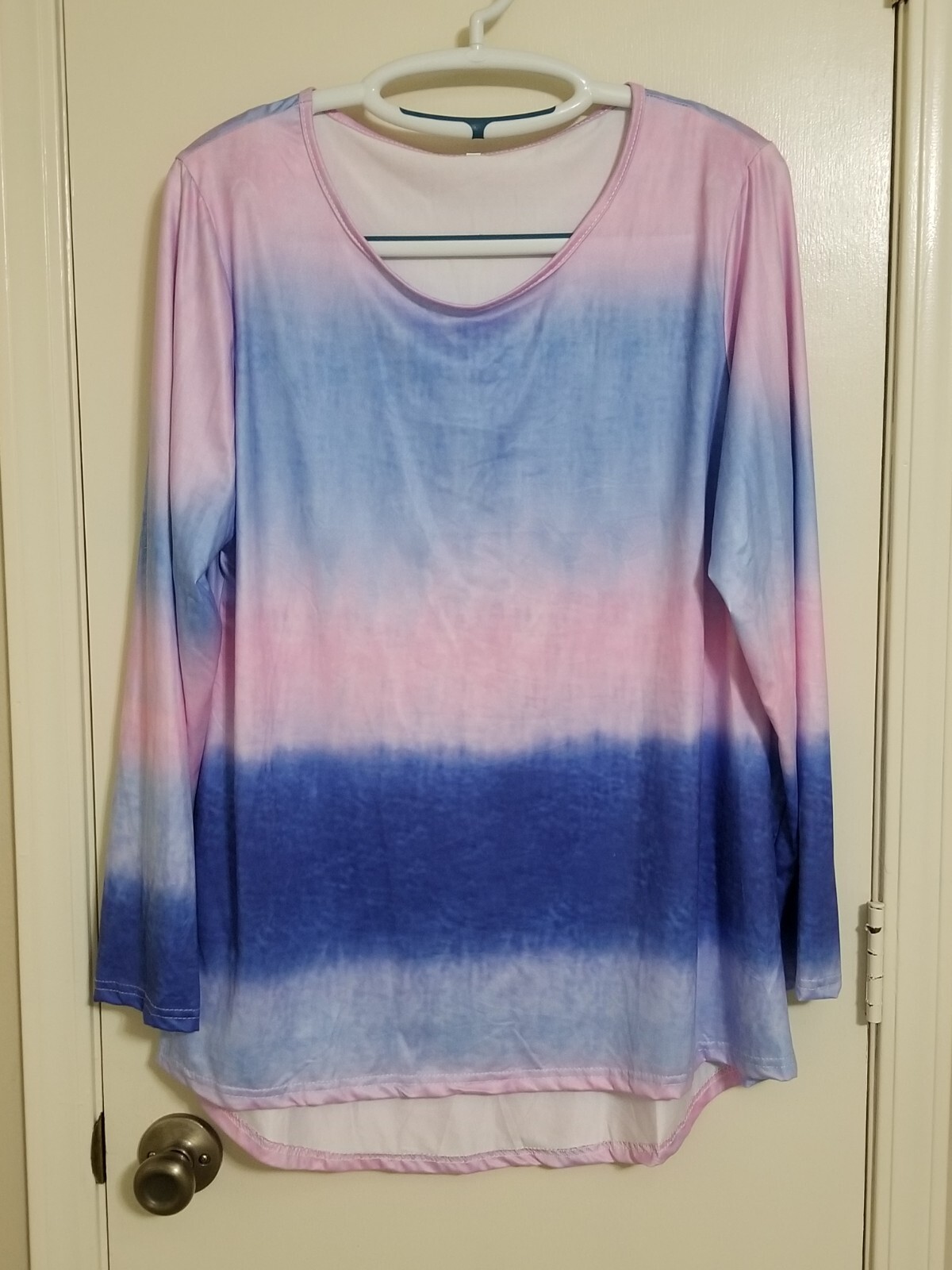 Dip-Dyed High-Low Hem Lightweight Stretch Tee in Pink & Blue  