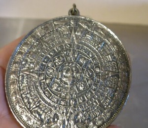 2 3/4" MEDALLION MARKED CALENDARIO AZTECA Y PIEDRA DEL SOL  w CHAIN