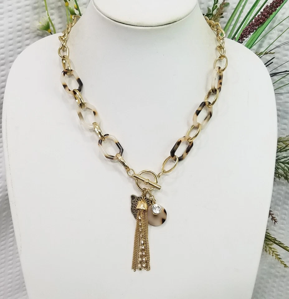 Collar colgante múltiple firmado Thalia Sodi tono dorado y caparazón de tortuga con eslabones de cadena Foto 4 de 4