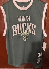Milwaukee Bucks Giannis Antetokounmpo UNK Tank Top Size Men’s L NEW WITH TAGS