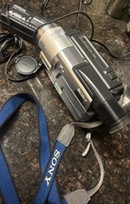 Sony Handycam CCD-TRV68 Hi-8 Analog Nightshot Camcorder W/ Batt  Chrgr Test gr8