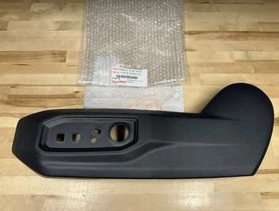 2012-2022 Toyota Sequoia Cushion Shield 71861-0E020-B2 2012-2022 Toyota Sequoia Cushion Shield 71861-0E020-B2
